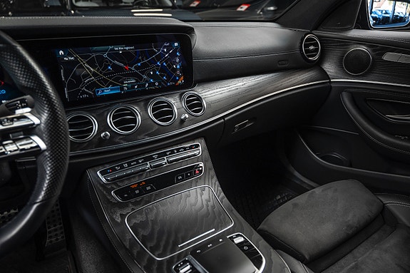 Mercedes-Benz E300 e 22 of 30