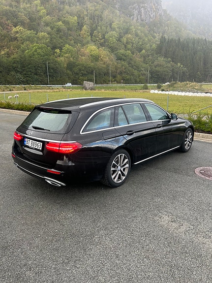 Mercedes-Benz E220 d 5 of 17