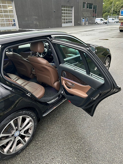 Mercedes-Benz E220 d 13 of 17
