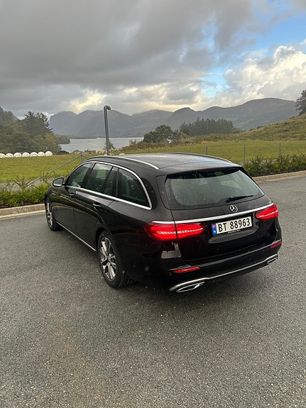 Mercedes-Benz E220 d 3 of 17