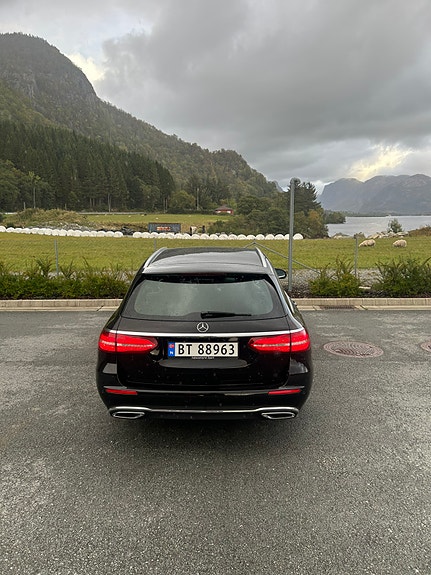 Mercedes-Benz E220 d 4 of 17