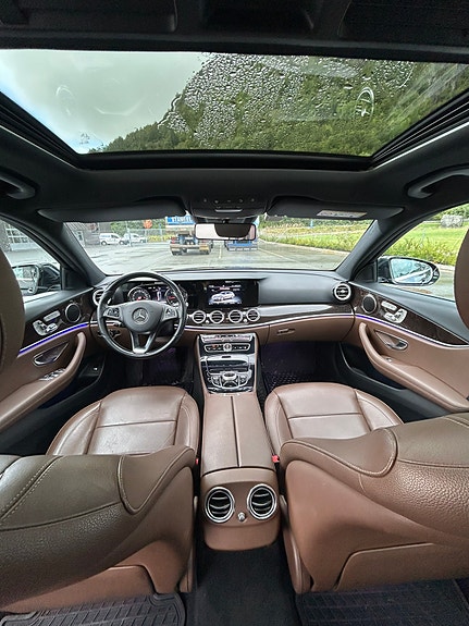 Mercedes-Benz E220 d 8 of 17