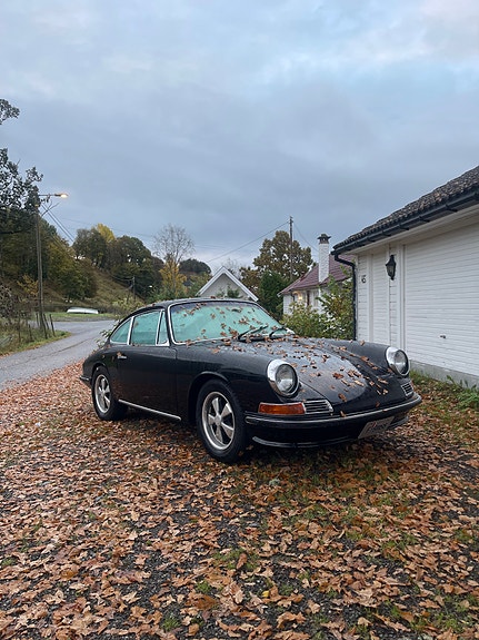 Porsche 911 2 of 4