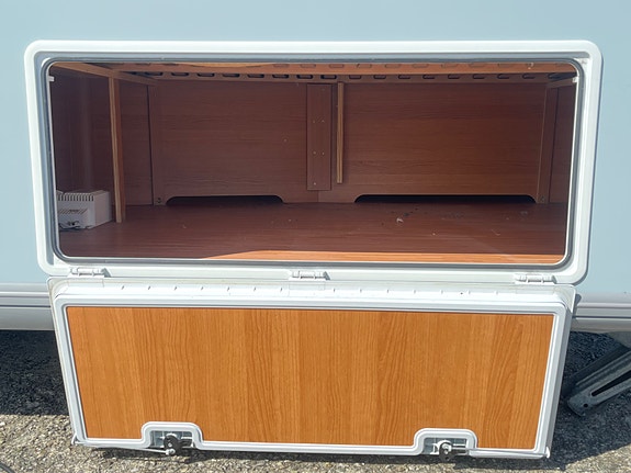 Knaus Royale 580 UK, Gulvvarme, Truma varme, Køyeseng + sitte 12 of 30