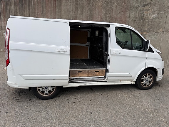 Ford Transit Custom 7 of 14