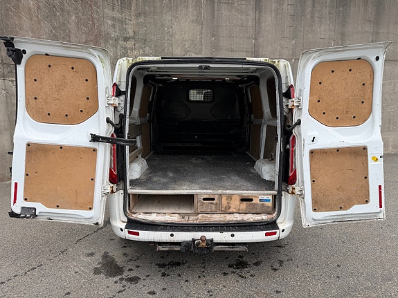 Ford Transit Custom 9 of 14