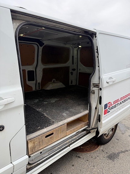 Ford Transit Custom 10 of 14