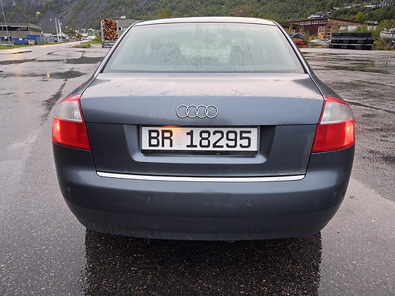 Audi A4 5 of 17