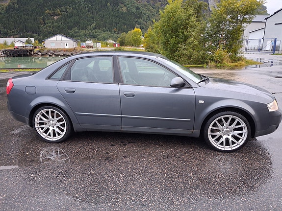 Audi A4 6 of 17