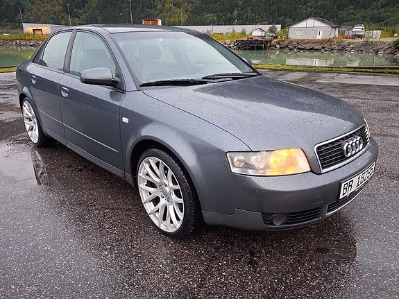 Audi A4 4 of 17