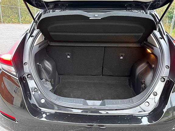 Nissan Leaf 14 of 23
