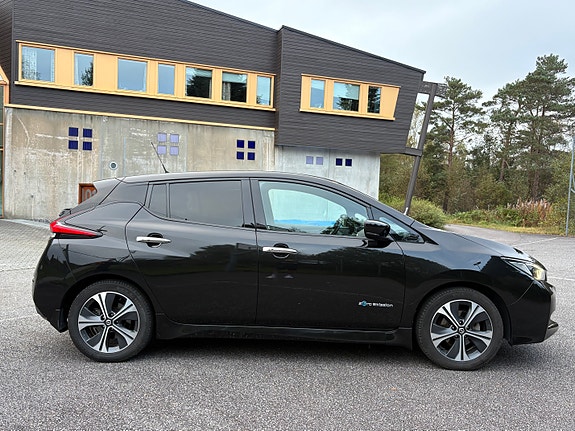 Nissan Leaf 16 of 23