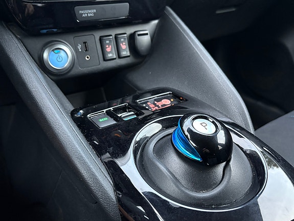 Nissan Leaf 3 of 23