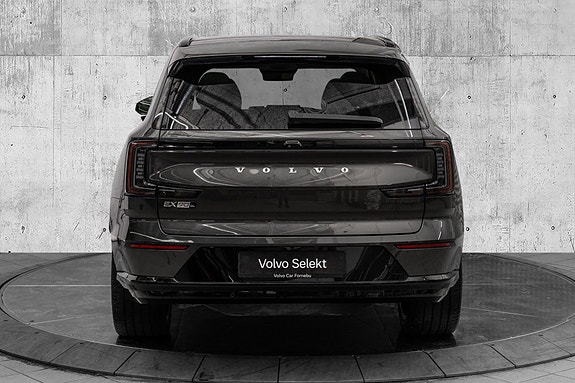 Volvo EX90 7 of 29