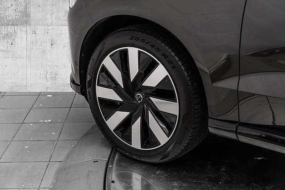 Volvo EX90 9 of 29