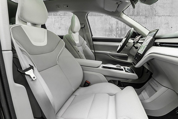 Volvo EX90 25 of 29