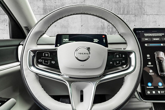 Volvo EX90 10 of 29