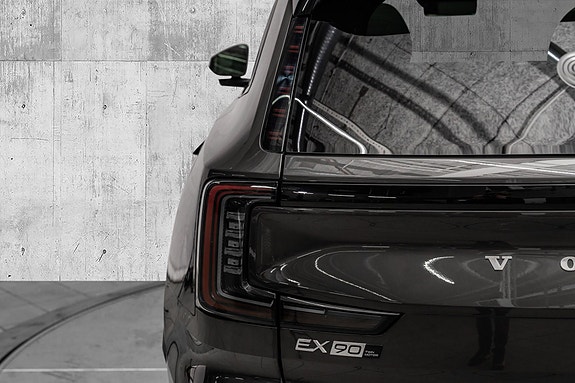 Volvo EX90 8 of 29