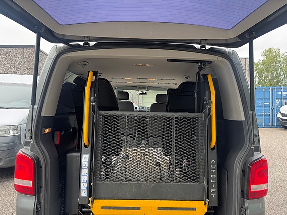 Volkswagen Caravelle 13 of 20