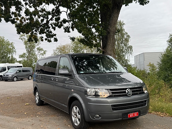 Volkswagen Caravelle 8 of 20