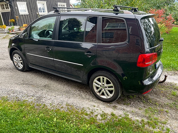 Volkswagen Touran 5 of 9