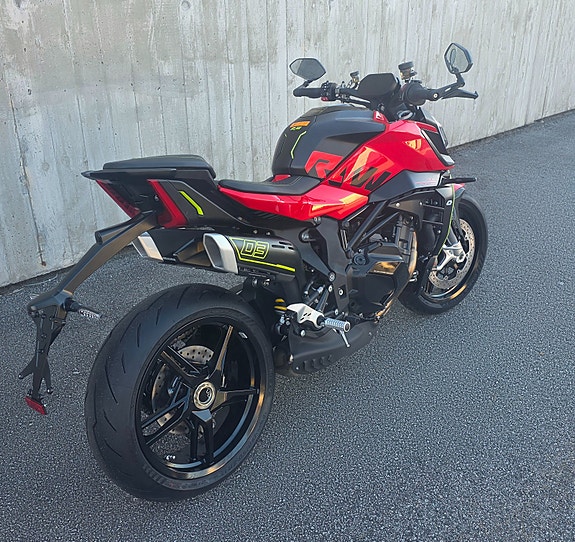 QJ Motor SRK 921 Rå streetfighter. 6 of 6