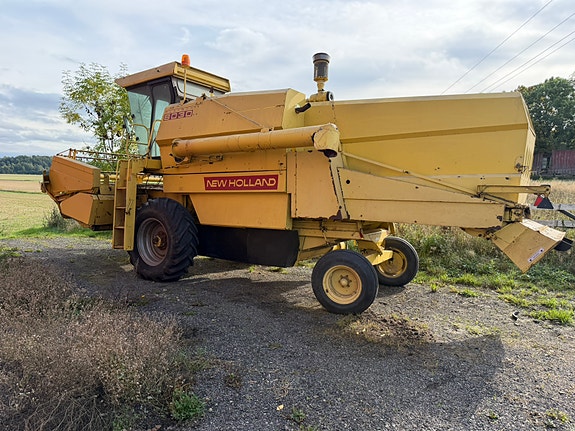 New Holland 8030 2 of 7