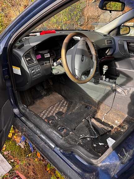 Volvo S60 2 of 6