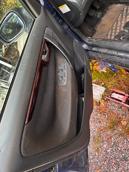 Volvo S60 3 of 6