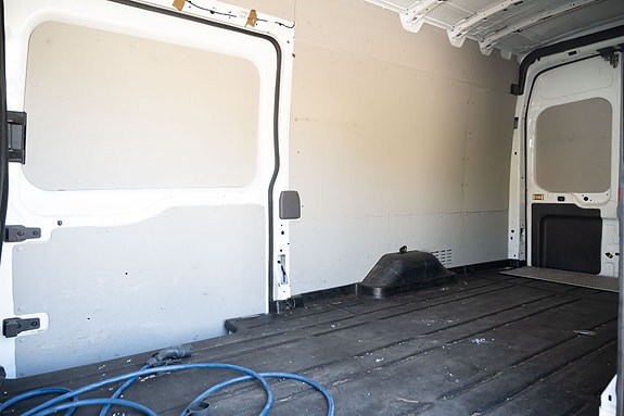 Ford Transit 22 of 28