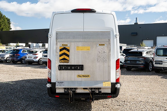 Ford Transit 7 of 28