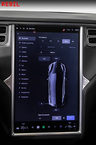 Tesla Model S 16 of 24