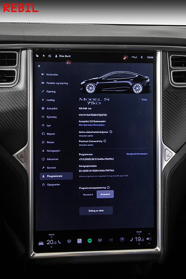 Tesla Model S 15 of 24