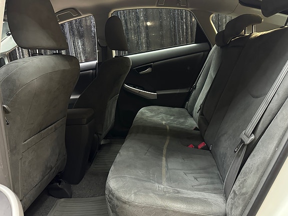 Toyota Prius 17 of 25