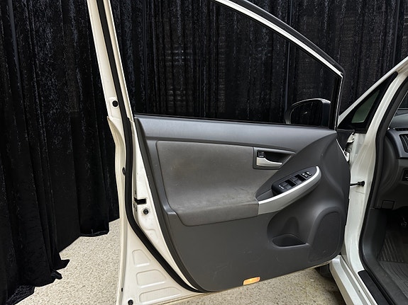 Toyota Prius 19 of 25
