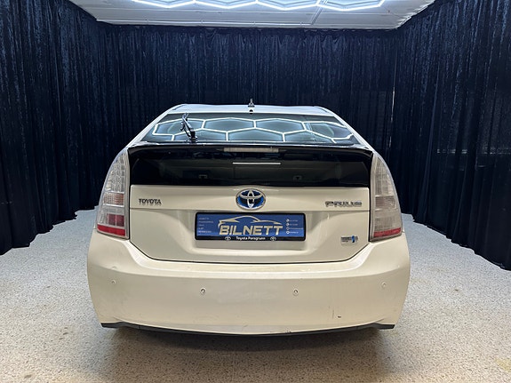 Toyota Prius 6 of 25