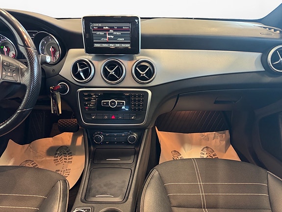 Mercedes-Benz CLA180 12 of 14