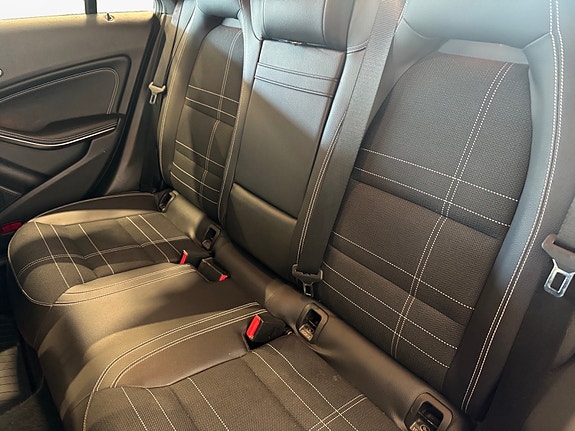 Mercedes-Benz CLA180 10 of 14