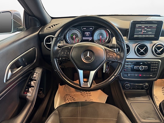 Mercedes-Benz CLA180 11 of 14