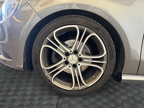 Mercedes-Benz CLA180 8 of 14