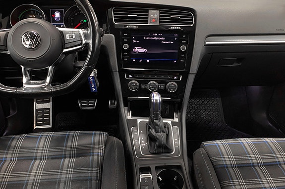 Volkswagen Golf VII 6 of 14