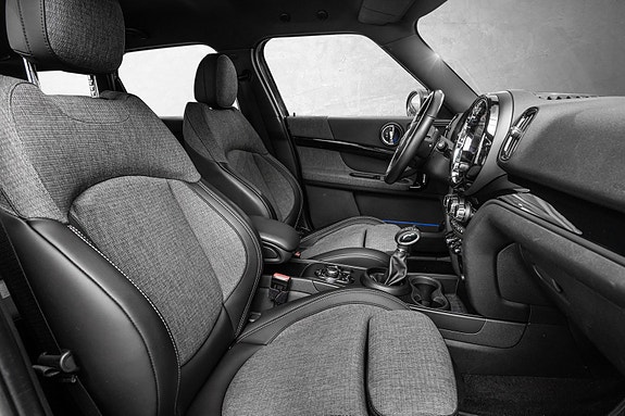 MINI Countryman Cooper SE 2 of 25