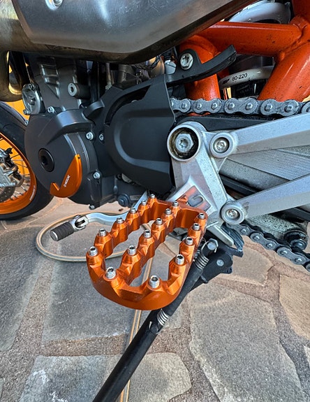 KTM 690 SMC R 21 of 30