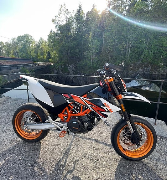 KTM 690 SMC R 11 of 30