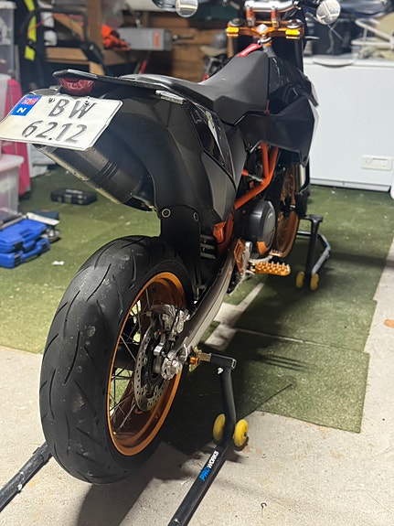 KTM 690 SMC R 7 of 30