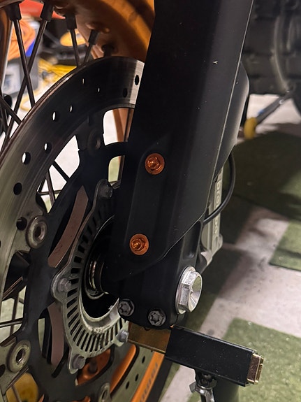 KTM 690 SMC R 29 of 30