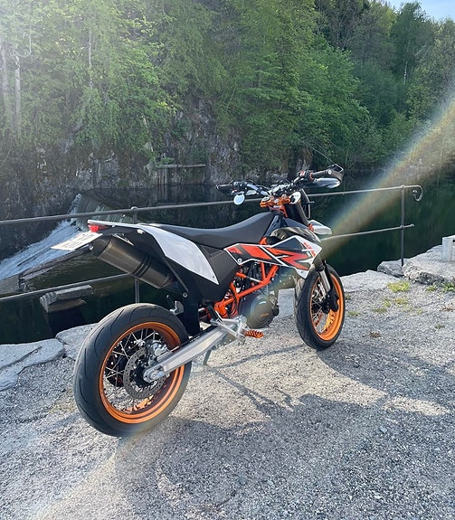 KTM 690 SMC R 13 of 30