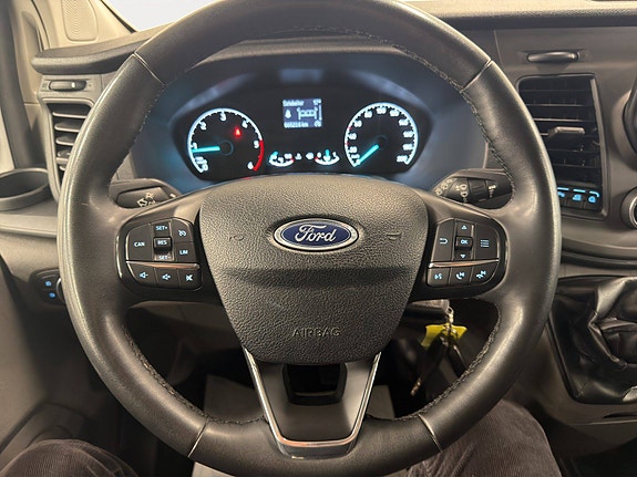 Ford Transit Custom 18 of 30