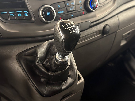 Ford Transit Custom 23 of 30
