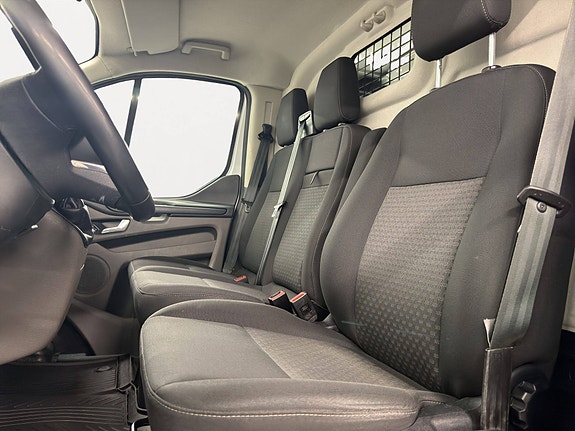 Ford Transit Custom 14 of 30